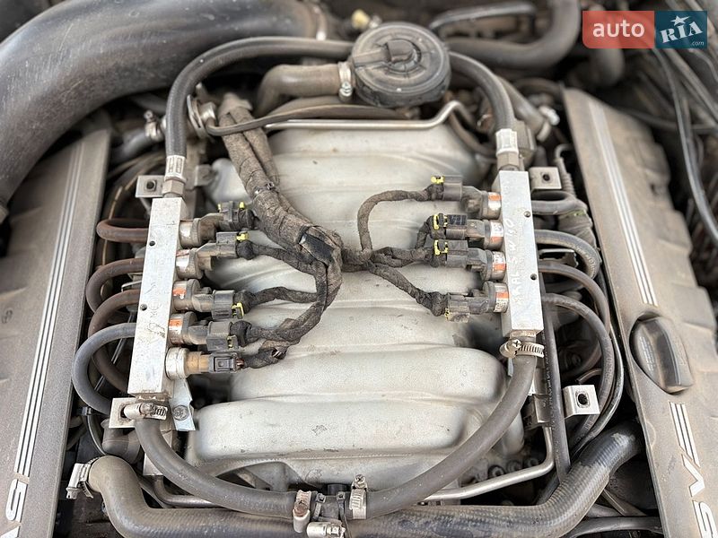 Седан Audi A8 2000 в Староконстантинове