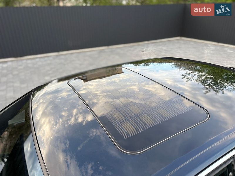 Седан Audi A8 2000 в Староконстантинове