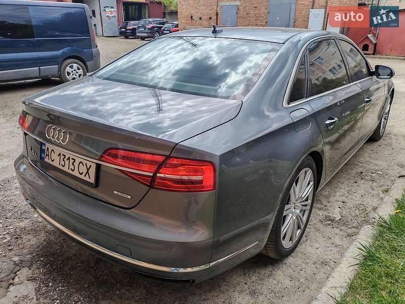 Седан Audi A8 2015 в Луцьку