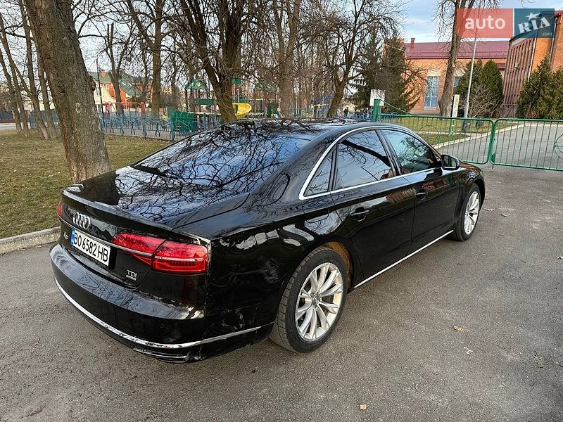 Седан Audi A8 2014 в Виннице