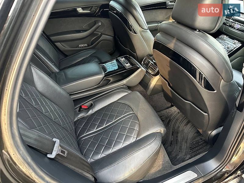 Седан Audi A8 2014 в Виннице