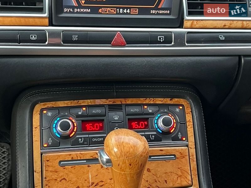 Седан Audi A8 2005 в Нежине
