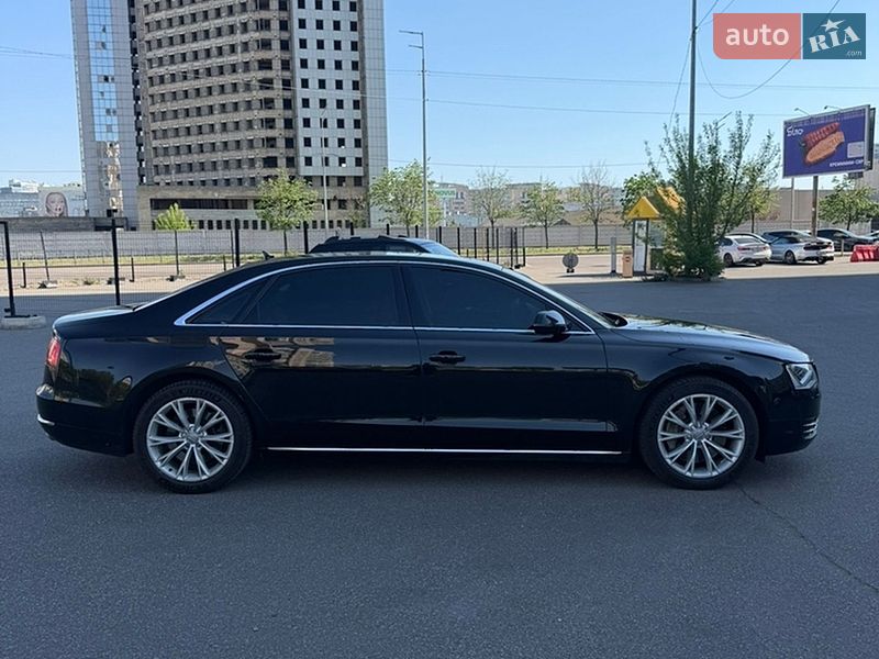 Седан Audi A8 2012 в Киеве