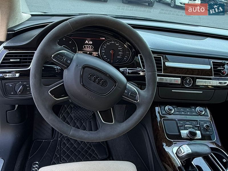 Седан Audi A8 2012 в Киеве