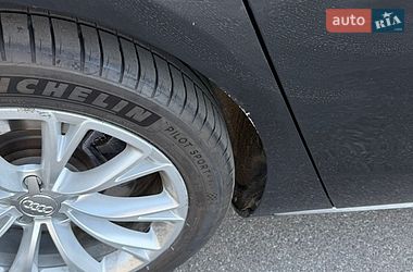 Седан Audi A8 2012 в Киеве
