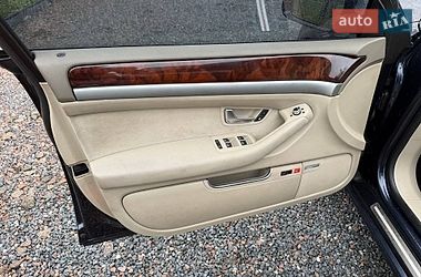 Седан Audi A8 2009 в Стрию