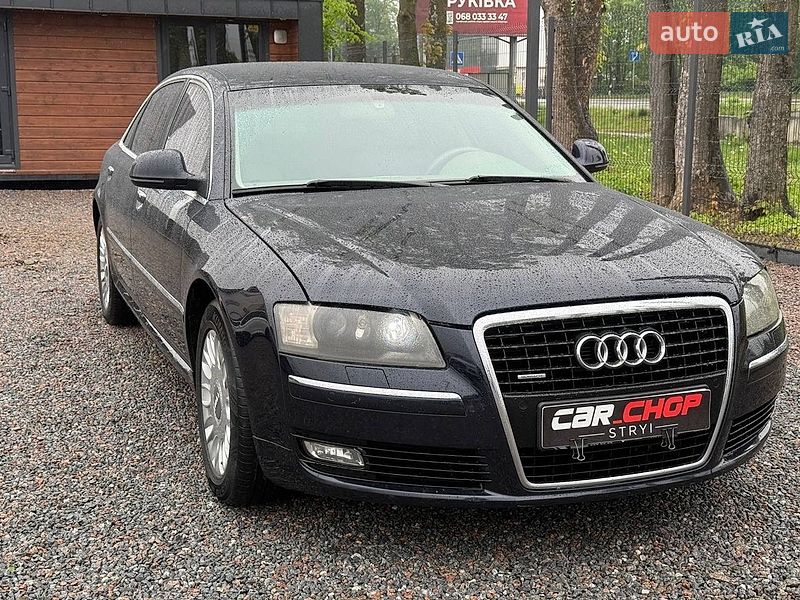 Седан Audi A8 2009 в Стрию