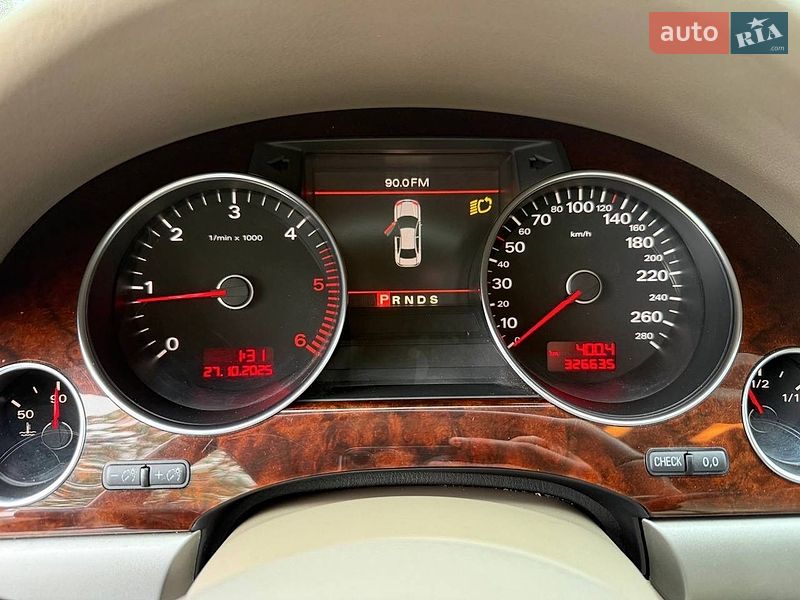 Седан Audi A8 2009 в Стрию