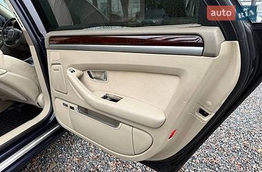 Седан Audi A8 2009 в Стрию