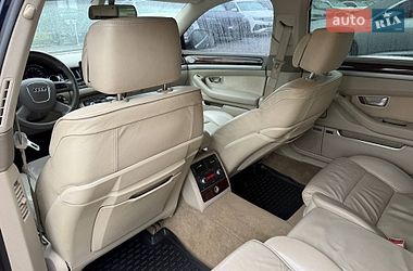 Седан Audi A8 2009 в Стрию