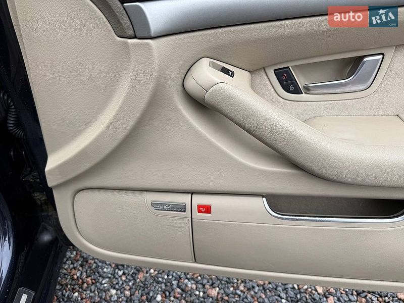 Седан Audi A8 2009 в Стрию