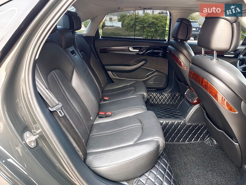 Седан Audi A8 2013 в Бердичеве