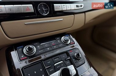 Седан Audi A8 2013 в Днепре