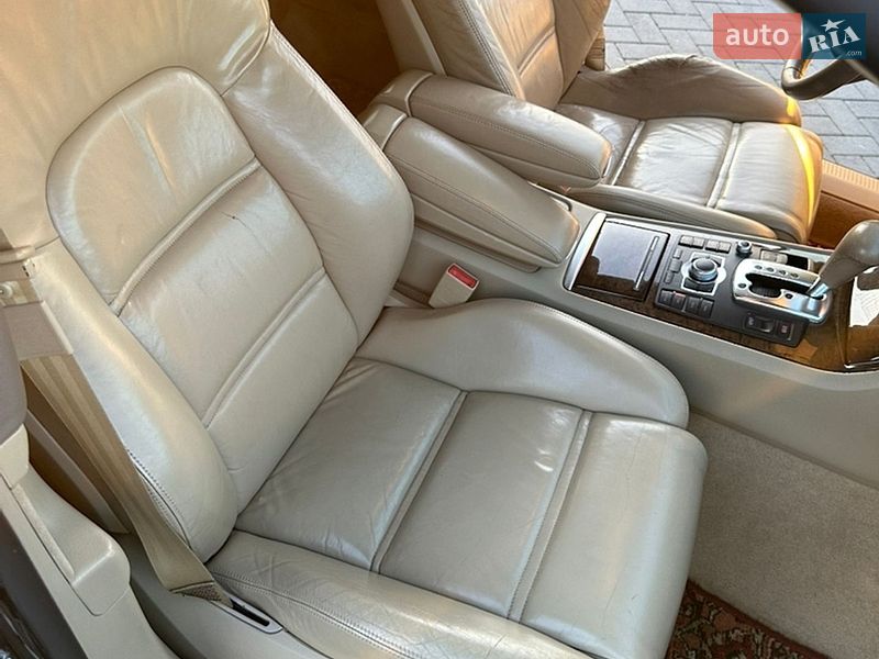 Седан Audi A8 2006 в Тячеве