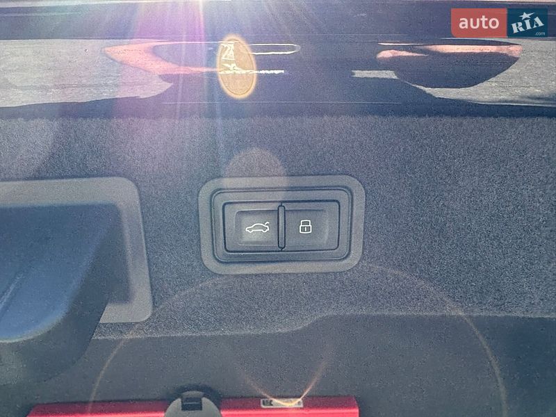 Седан Audi A8 2024 в Хмельницком
