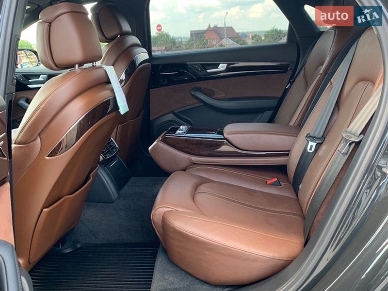 Седан Audi A8 2017 в Харькове