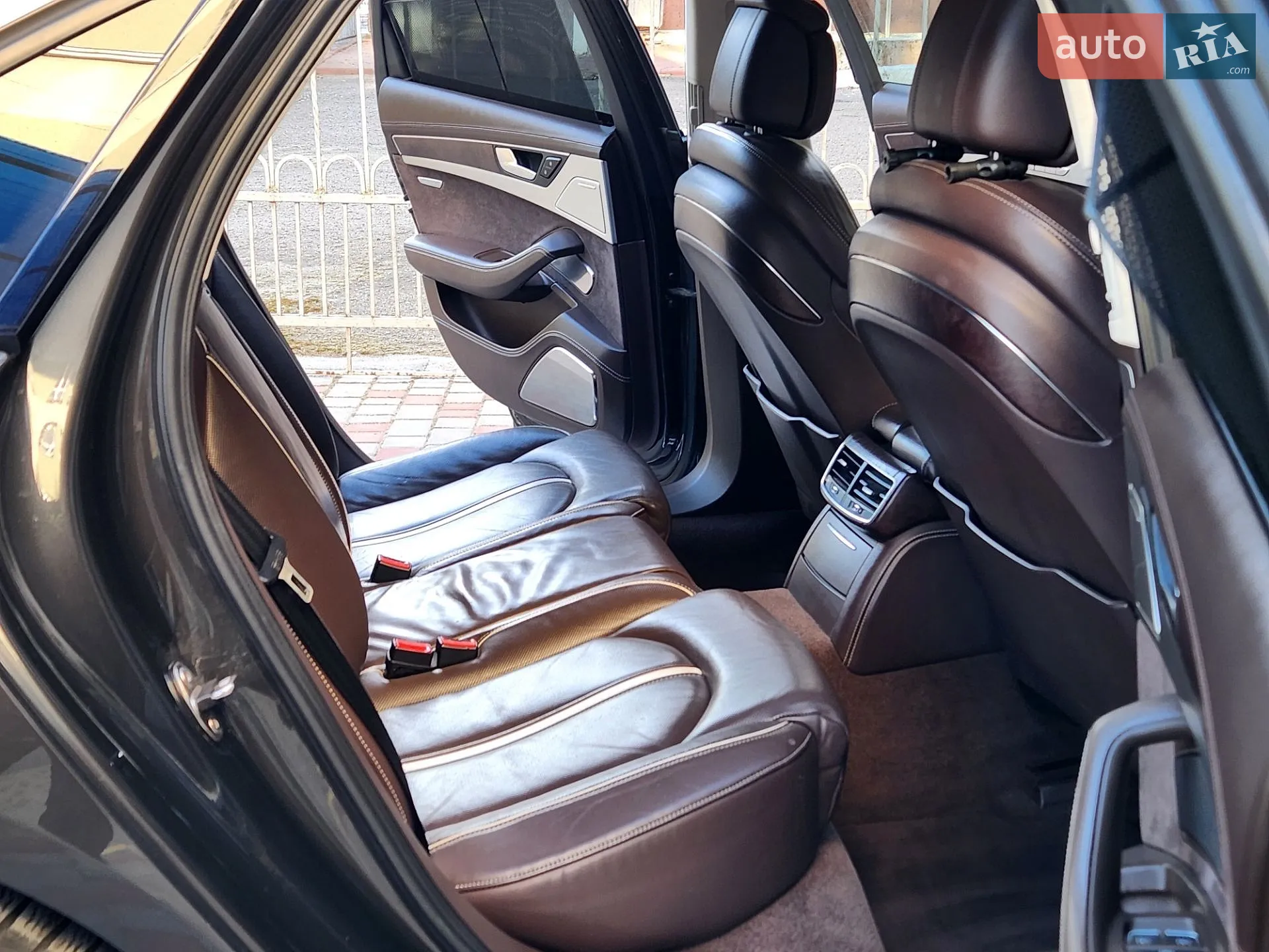 2010 Audi A8 - мініатюра 34