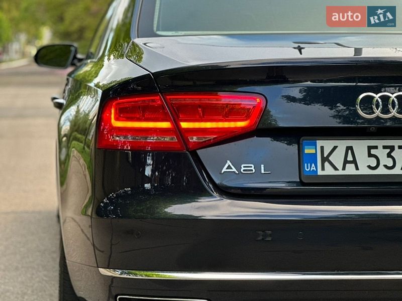 Седан Audi A8 2013 в Днепре