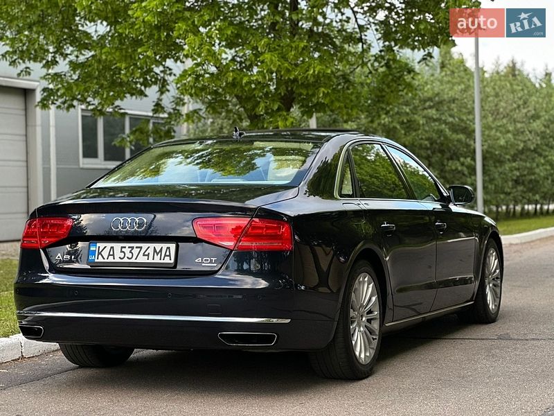 Седан Audi A8 2013 в Днепре