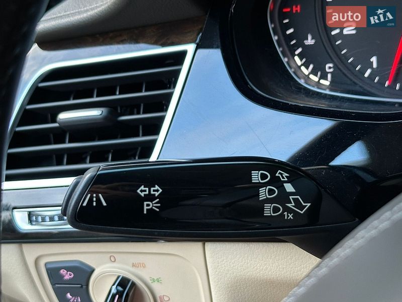 Седан Audi A8 2013 в Днепре