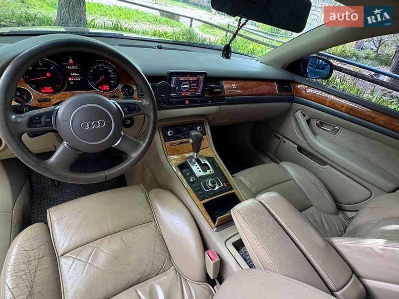 Седан Audi A8 2004 в Прилуках