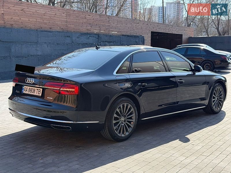 Седан Audi A8 2015 в Киеве