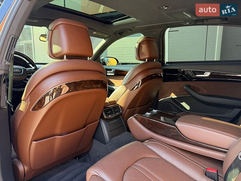 Седан Audi A8 2015 в Киеве