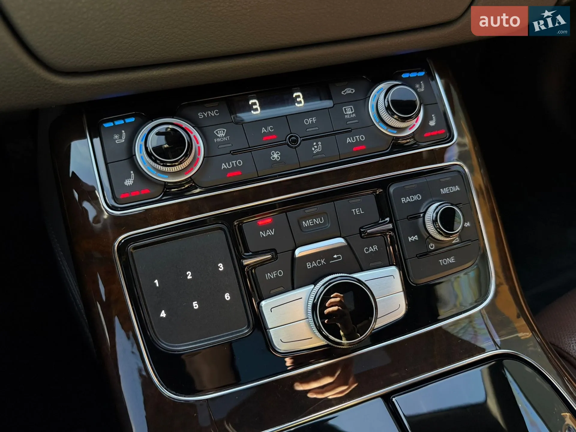 2015 Audi A8 - мініатюра 27