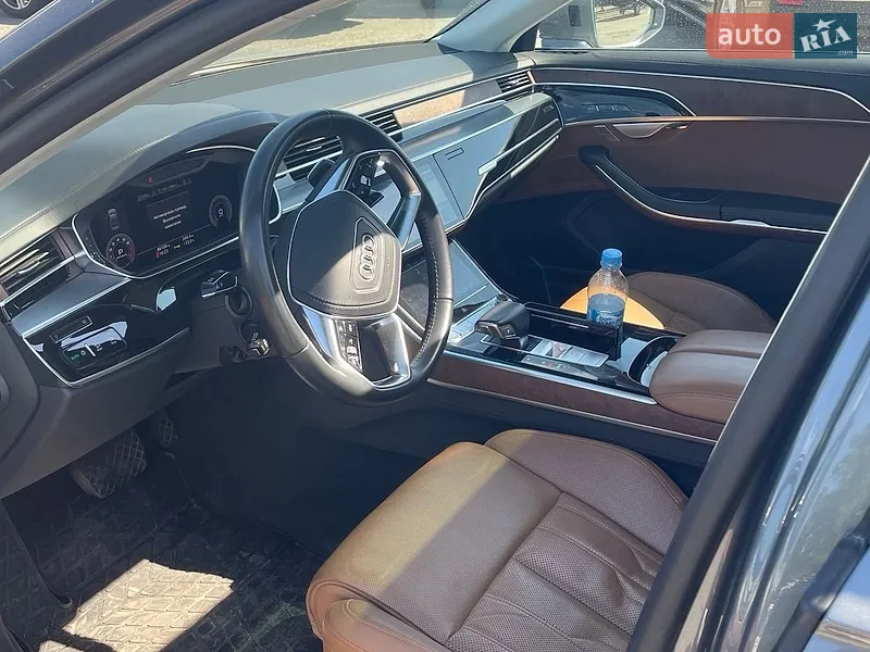 Audi A8 2018 VIN WAU8DAF83KN010633 фото оголошення 13 з 176