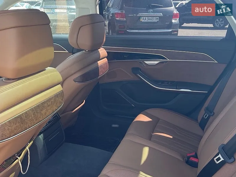 Audi A8 2018 VIN WAU8DAF83KN010633 фото оголошення 22 з 176