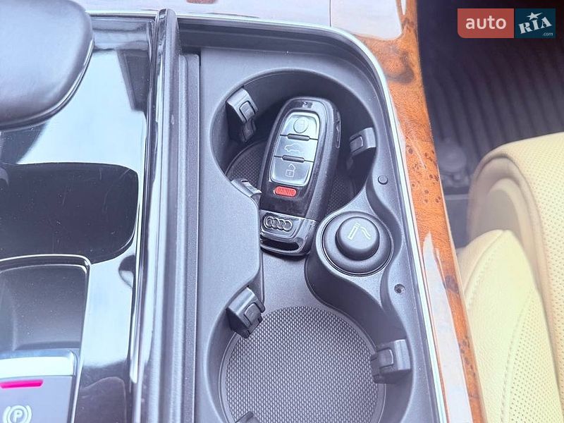 Седан Audi A8 2013 в Ровно