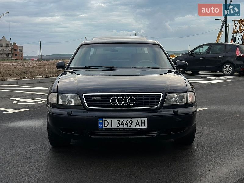 Седан Audi A8 2001 в Ровно