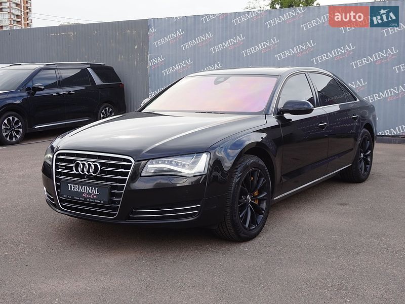 Седан Audi A8 2012 в Одесі