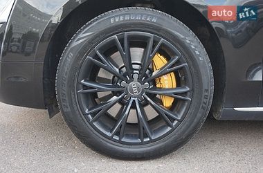 Седан Audi A8 2012 в Одесі