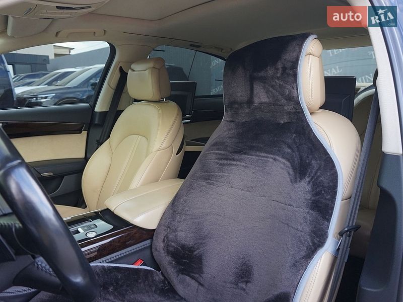 Седан Audi A8 2012 в Одесі