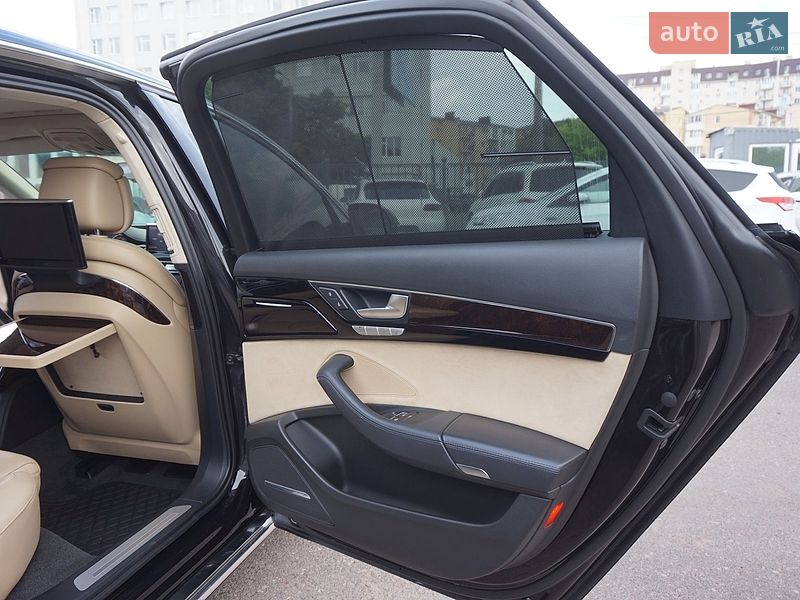Седан Audi A8 2012 в Одесі