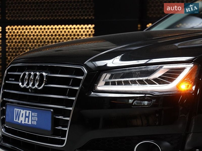 Седан Audi A8 2018 в Луцке