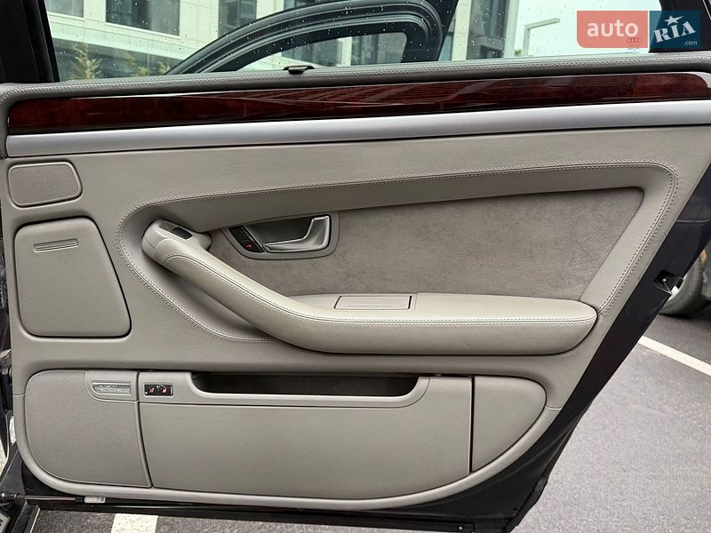 Седан Audi A8 2006 в Киеве