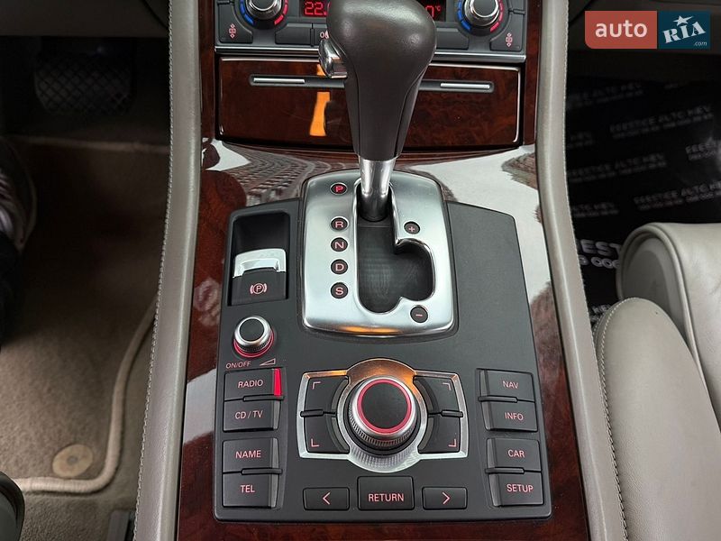 Седан Audi A8 2006 в Киеве