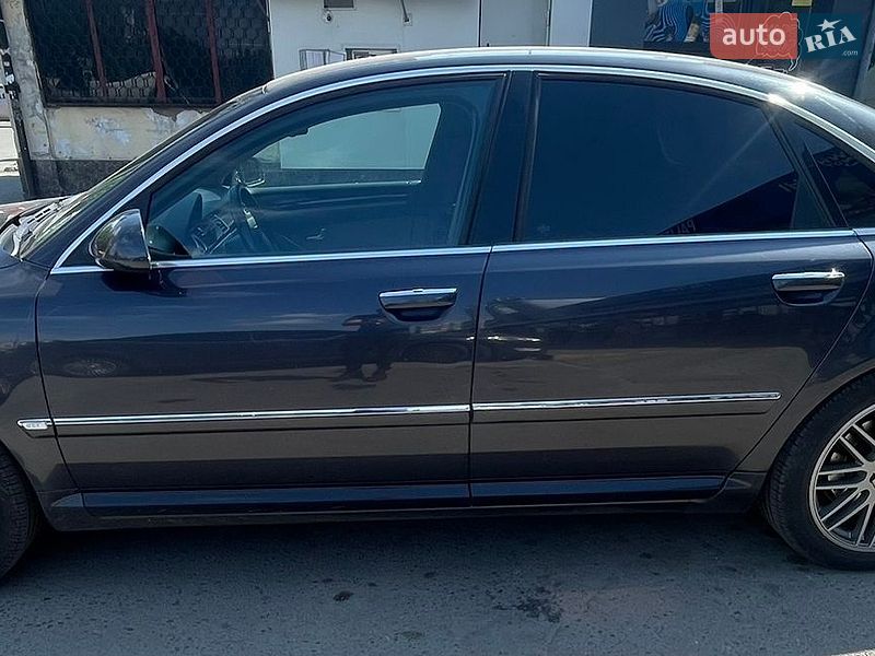 Седан Audi A8 2004 в Днепре