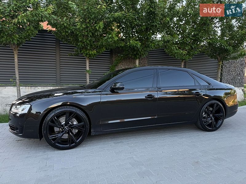 Седан Audi A8 2014 в Виннице