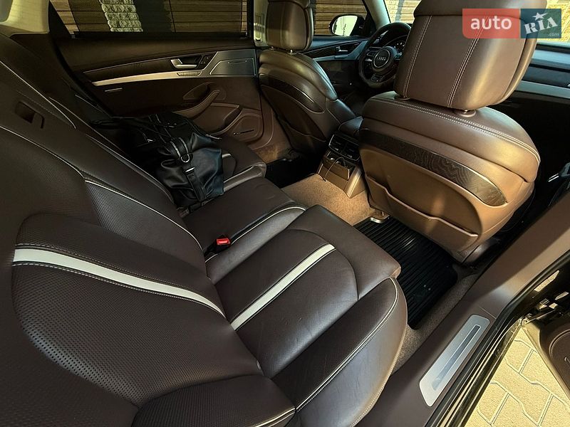 Седан Audi A8 2014 в Виннице