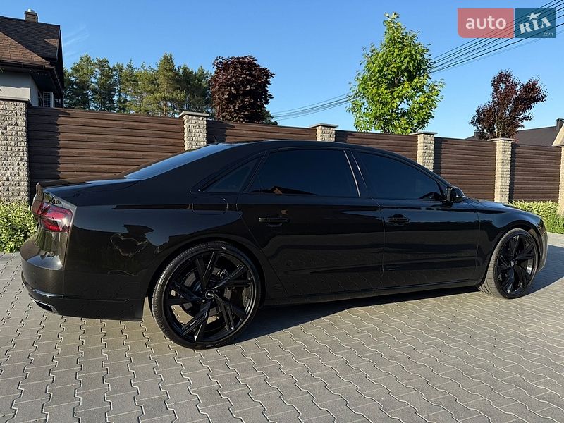 Седан Audi A8 2014 в Виннице
