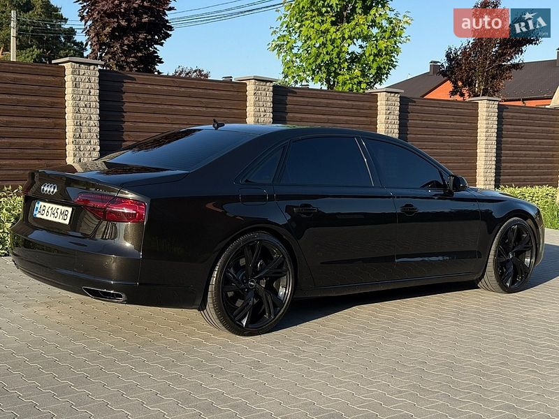 Седан Audi A8 2014 в Виннице