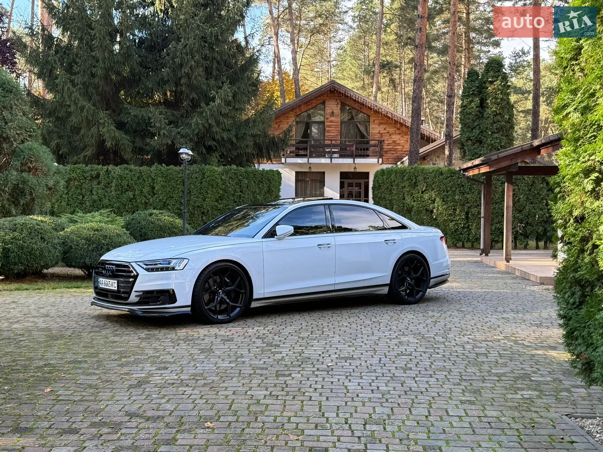 Audi A8 2019 VIN WAU8EAF86KN024460 фото оголошення 4 з 25