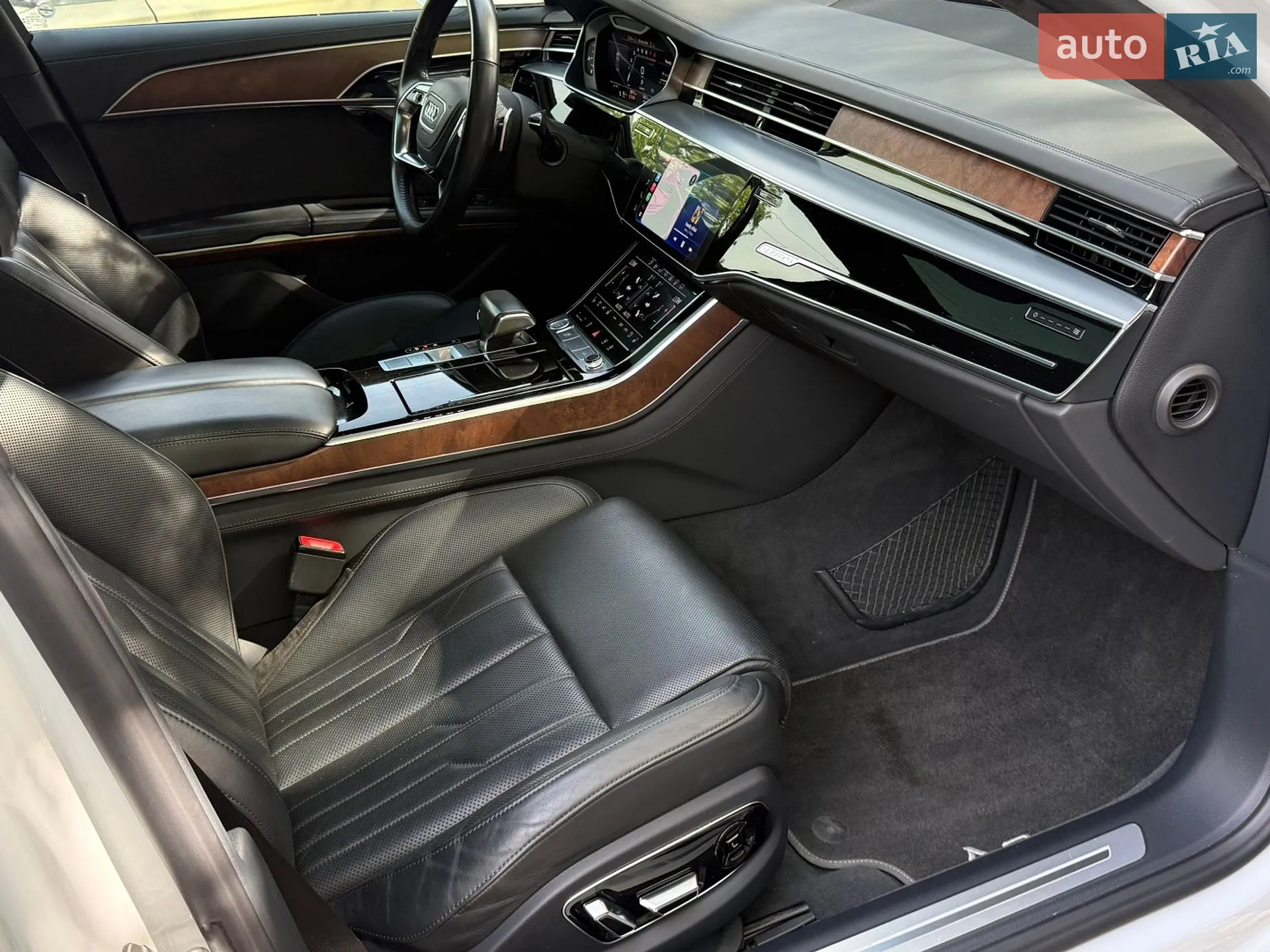 Audi A8 2019 VIN WAU8EAF86KN024460 фото оголошення 7 з 25
