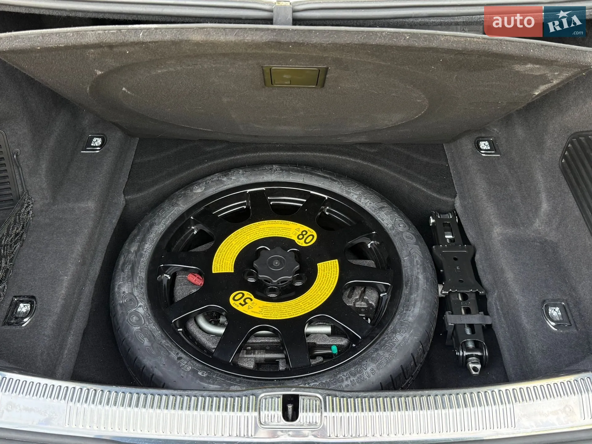 Audi A8 2019 VIN WAU8EAF86KN024460 фото оголошення 14 з 25