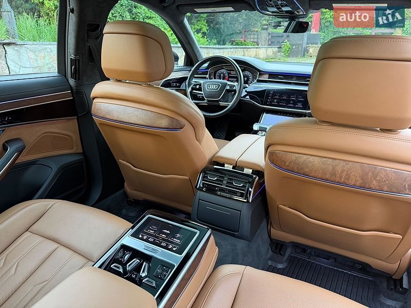 Седан Audi A8 2021 в Хмельницком