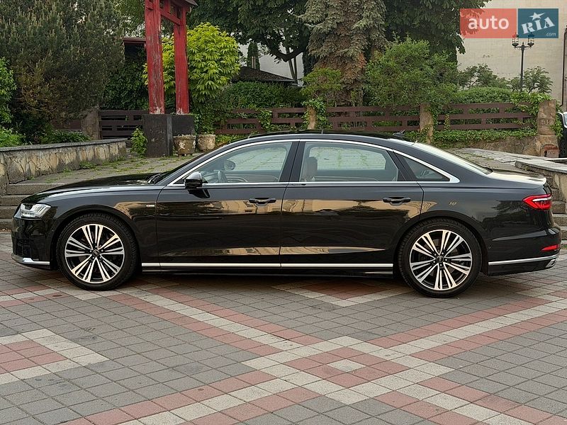 Седан Audi A8 2021 в Хмельницком