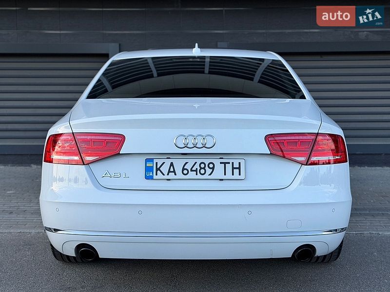 Седан Audi A8 2012 в Києві